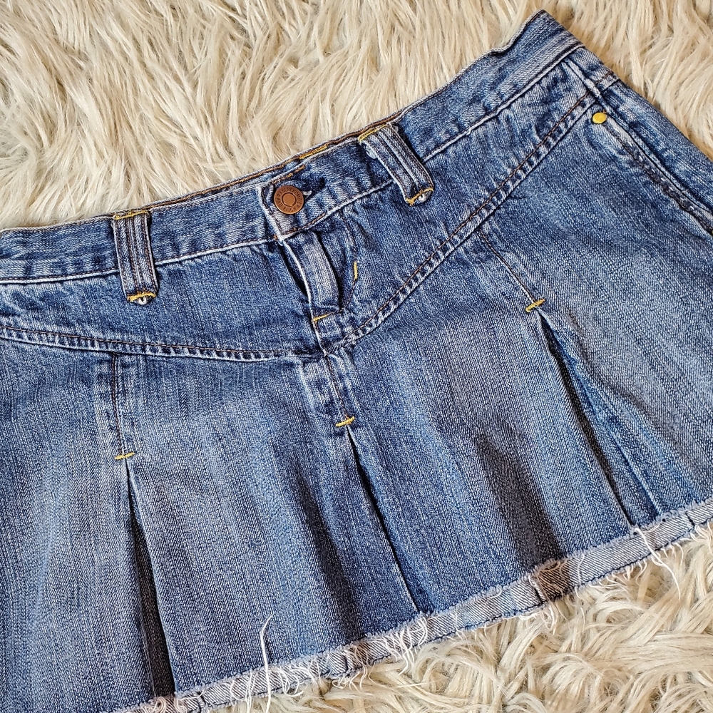 A&F pleated denim